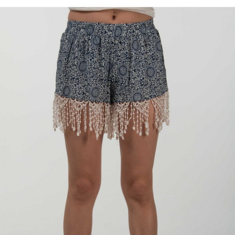 PPLA NAVY AND CREAM CROCHET LACE-TRIMMED PRINTED SHORTS